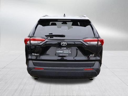 Used 2025 Toyota RAV4 XLE AWD/4WD image 5