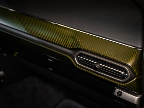 Used 2025 Aston Martin V8 Vantage Coupe image 34