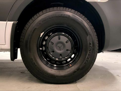 Used 2025 Mercedes-Benz Sprinter 2500 image 8