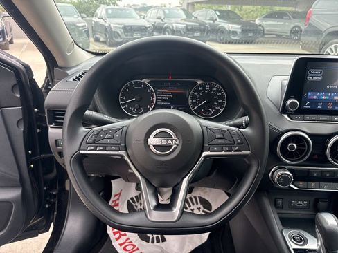 Used 2025 Nissan Sentra SV FWD image 20
