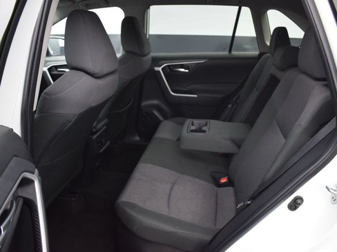 Used 2025 Toyota RAV4 XLE AWD/4WD image 12