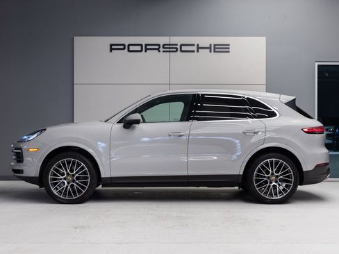 Certified 2023 Porsche Cayenne AWD/4WD image 2