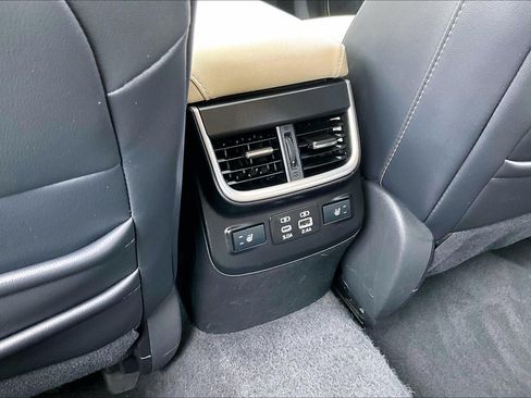 Used 2024 Subaru Outback Limited AWD/4WD image 10