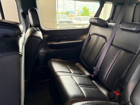 Used 2024 Jeep Wagoneer L Series III w/ Flexible Seating Group AWD/4WD image 18