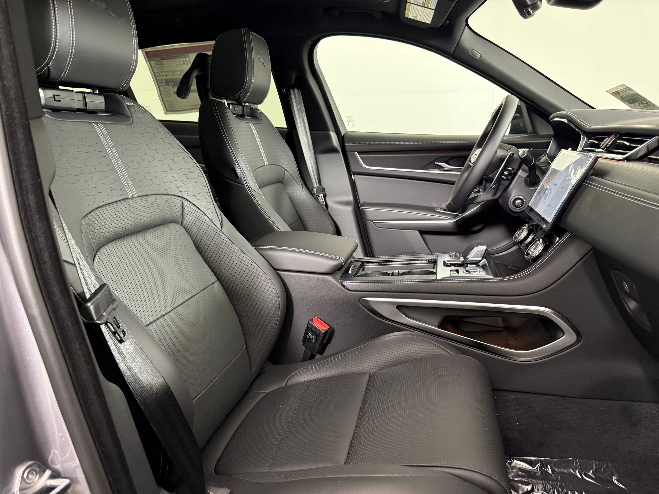 New 2026 Jaguar F-PACE R-Dynamic S AWD/4WD image 22