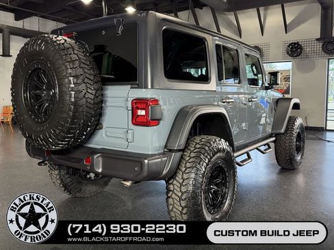 Used 2025 Jeep Wrangler Unlimited Rubicon 4xe w/ Safety Group AWD/4WD image 13