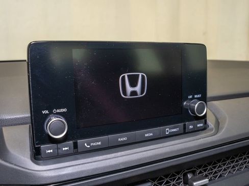 Used 2023 Honda Accord EX image 12