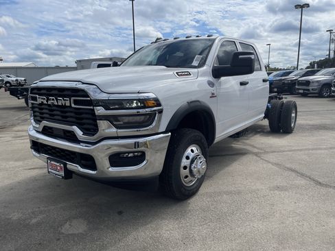 New 2025 RAM 3500 Tradesman AWD/4WD image 8