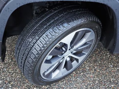 Certified 2022 Jeep Cherokee Limited w/ Elite Package image 13