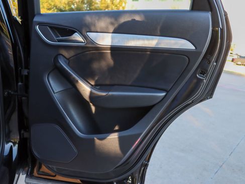 Used 2015 Audi Q3 2.0T Premium Plus w/ Driver Assistance Package image 11