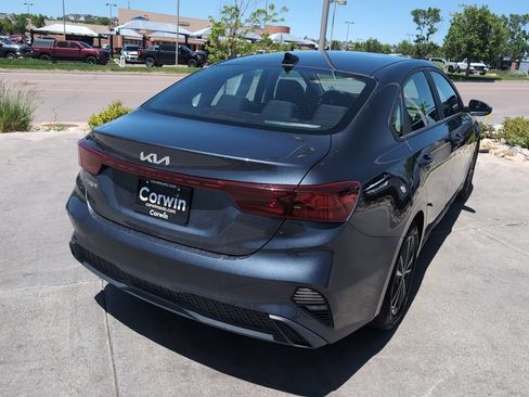 Used 2022 Kia Forte LXS FWD image 7