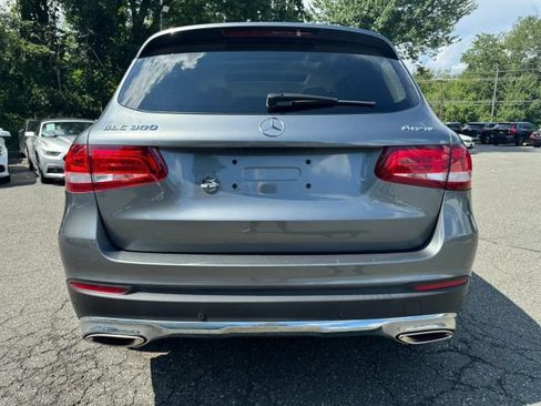 Used 2018 Mercedes-Benz GLC 300 4MATIC w/ Multimedia Package image 4
