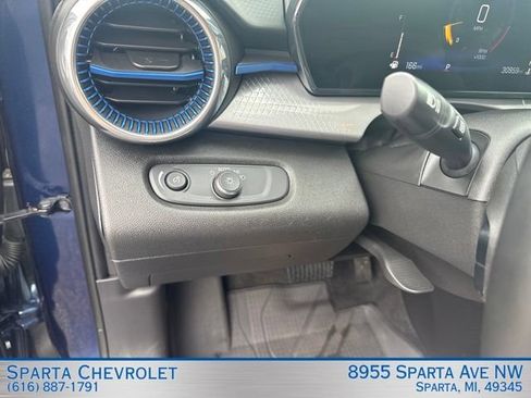 Used 2024 Chevrolet Trax LT w/ Driver Confidence Package FWD image 14