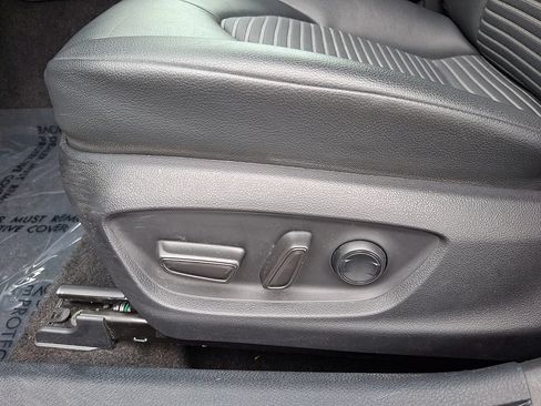 Certified 2021 Toyota Camry SE w/ Convenience Package FWD image 14