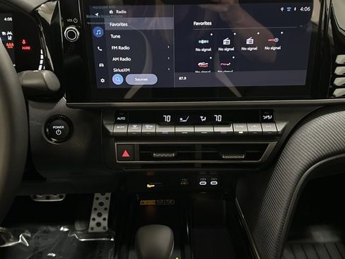 Used 2026 Toyota Camry SE w/ Multimedia Upgrade Package image 32