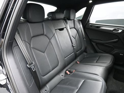 Certified 2023 Porsche Macan S image 26