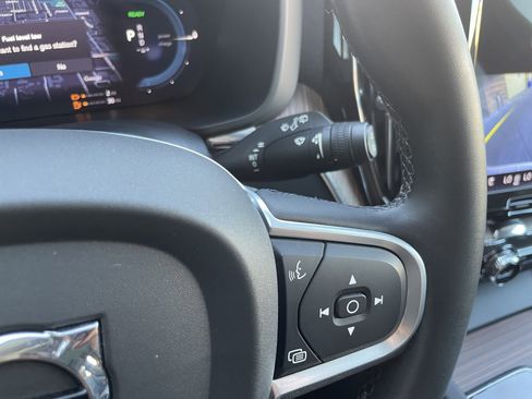 Used 2022 Volvo XC60 T8 Inscription Expression w/ Advanced Package image 37