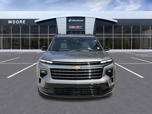 Used 2025 Chevrolet Traverse High Country image 8