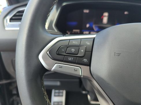 Used 2023 Volkswagen Tiguan SE R-Line FWD image 41