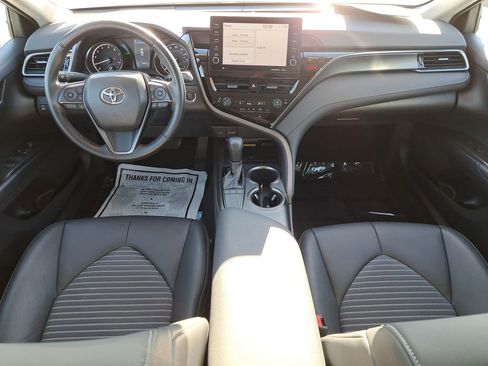 Certified 2022 Toyota Camry SE image 9