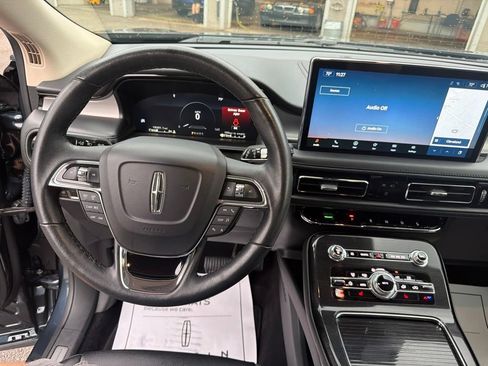 Used 2023 Lincoln Nautilus FWD w/ Premium Package image 11