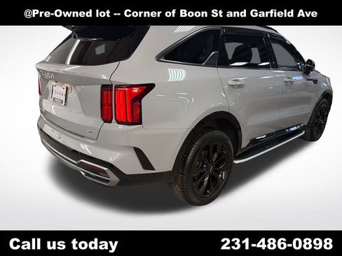 Used 2023 Kia Sorento SX AWD/4WD image 5