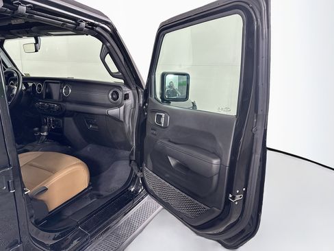 Used 2023 Jeep Wrangler Sahara w/ Cold Weather Group AWD/4WD image 31