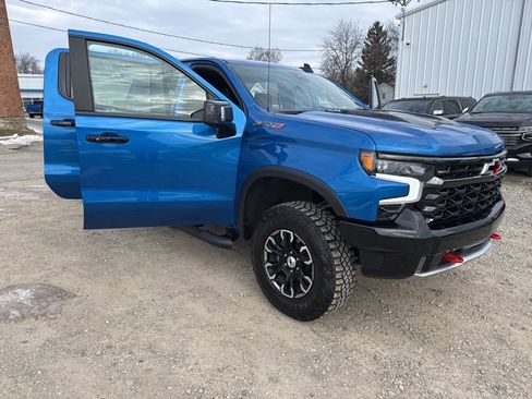 Used 2022 Chevrolet Silverado 1500 ZR2 w/ Technology Package image 38