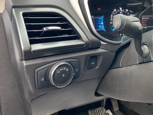 Used 2016 Ford Fusion SE FWD image 22