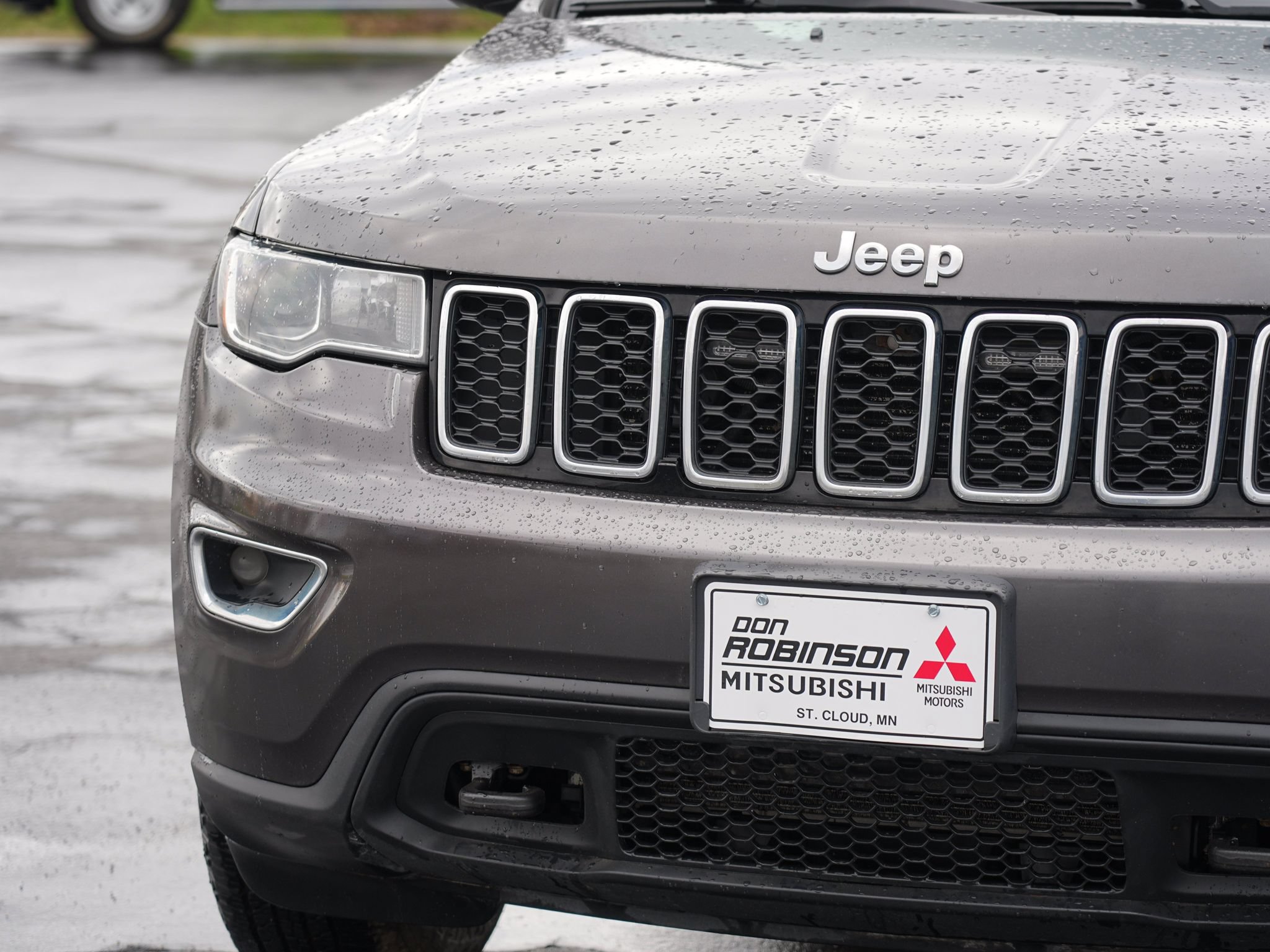 Used 2019 Jeep Grand Cherokee Laredo AWD/4WD image 10