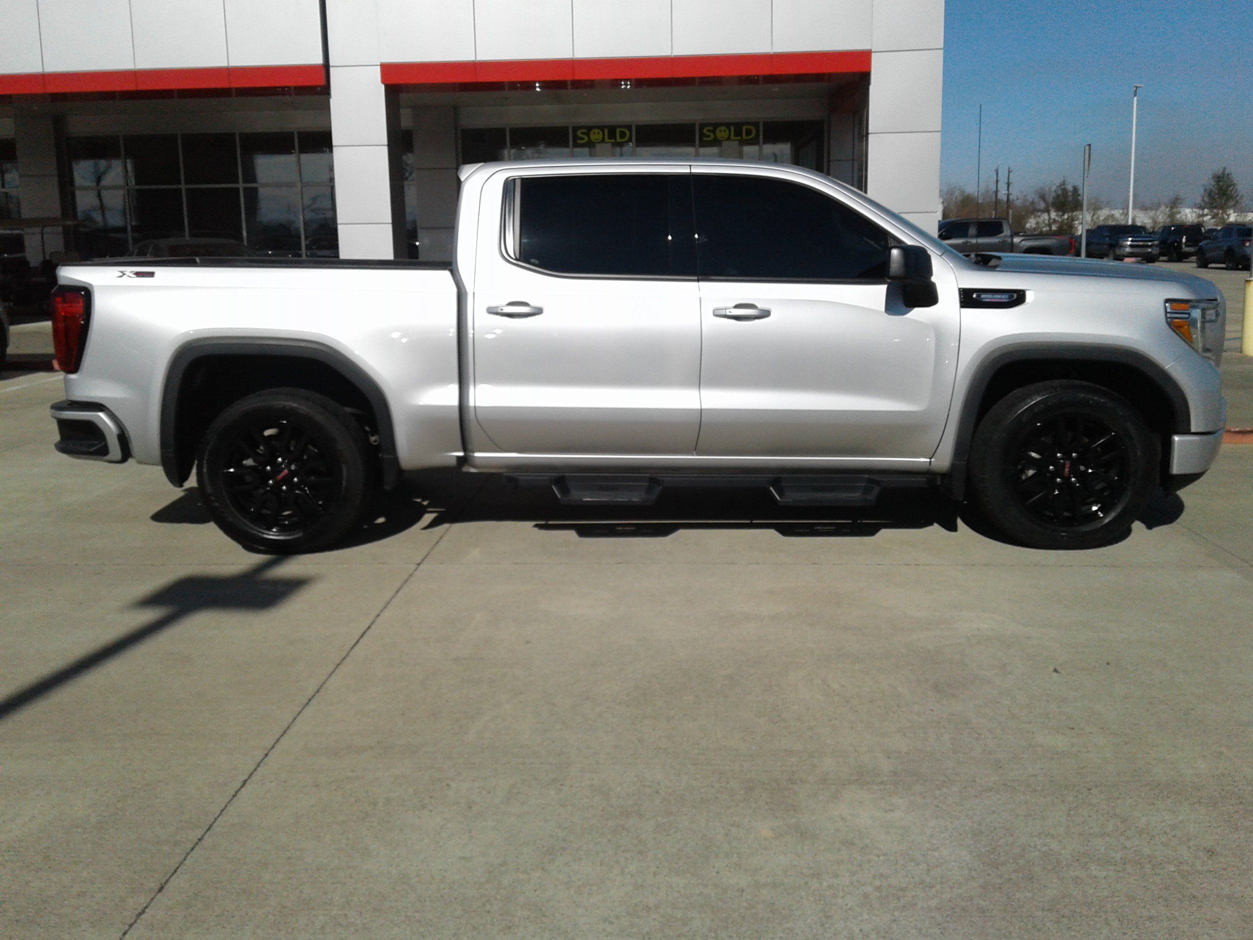 Used 2021 GMC Sierra 1500 Elevation w/ X31 Off-Road Package AWD/4WD image 8