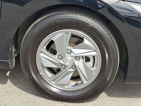 Certified 2026 Hyundai Elantra SE image 8