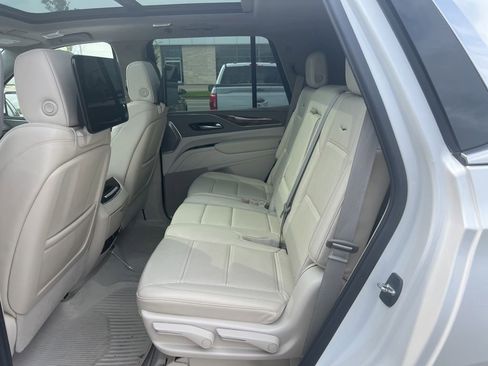 Used 2023 Cadillac Escalade Premium Luxury Platinum AWD/4WD image 11