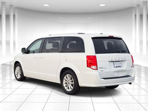 Used 2018 Dodge Grand Caravan SXT FWD image 3