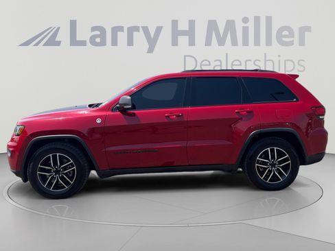 Used 2021 Jeep Grand Cherokee Trailhawk AWD/4WD image 2
