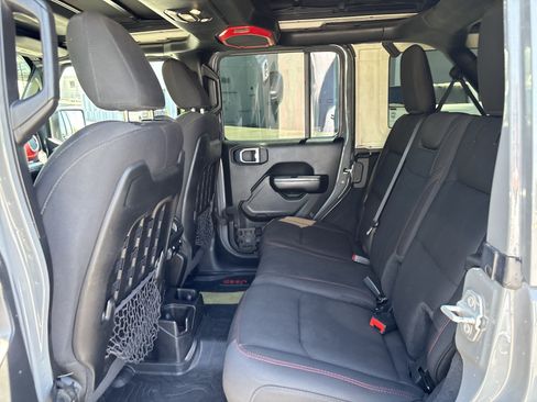 Used 2021 Jeep Wrangler Unlimited Rubicon AWD/4WD image 32