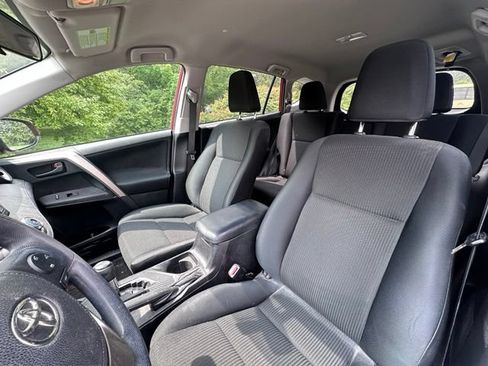 Used 2015 Toyota RAV4 LE AWD/4WD image 12