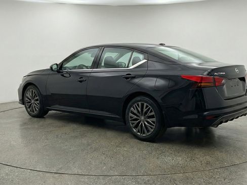 Used 2025 Nissan Altima 2.5 SV image 6