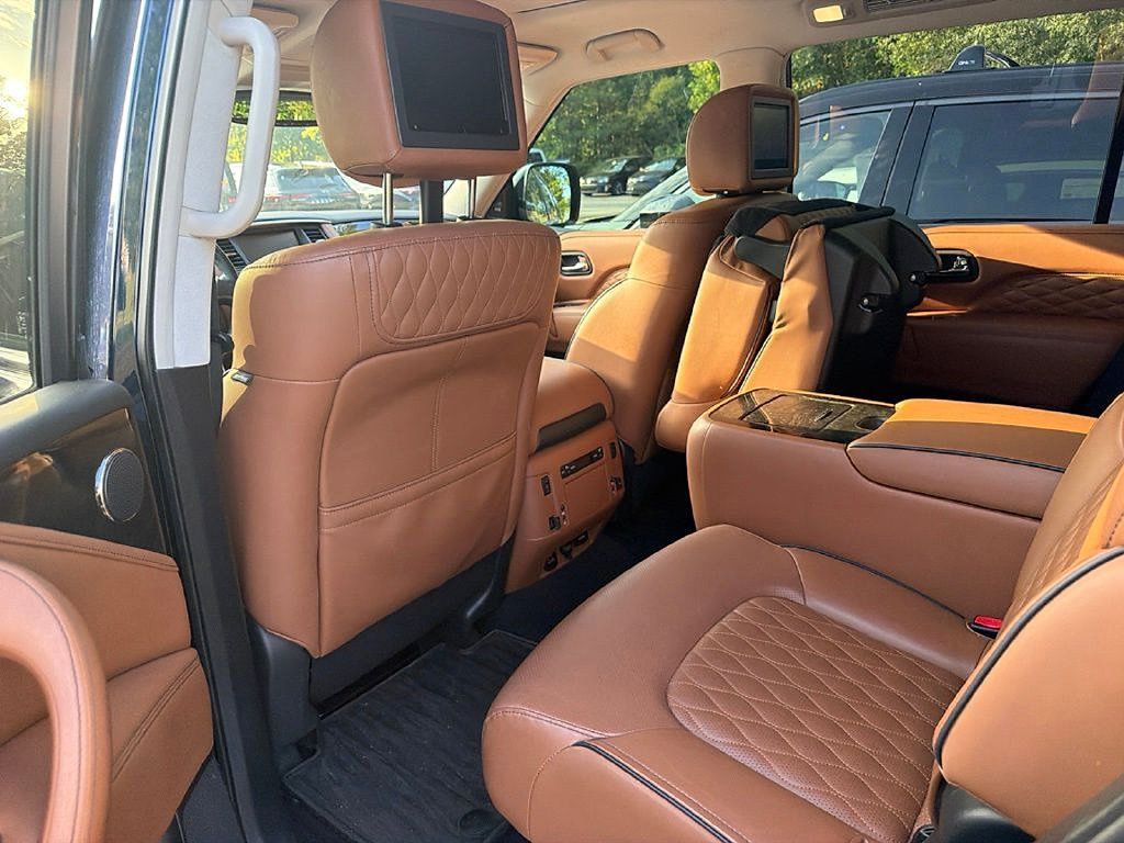 Used 2019 INFINITI QX80 Luxe w/ 22" Wheel Package AWD/4WD image 8