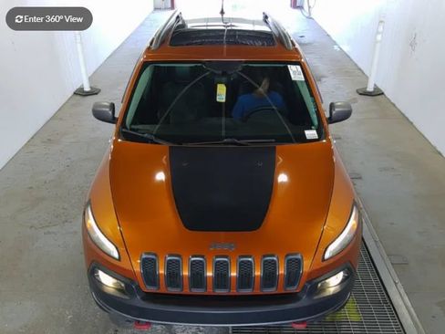 Used 2015 Jeep Cherokee Trailhawk w/ Comfort/Convenience Group AWD/4WD image 4