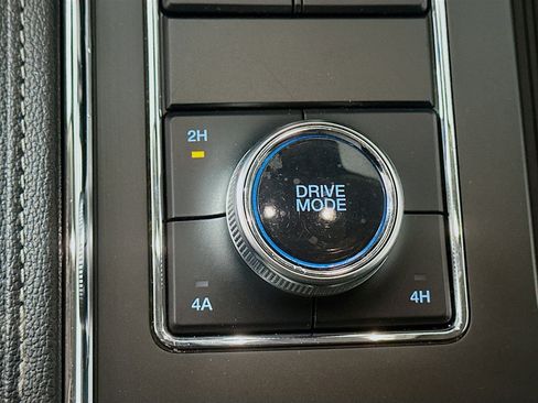 Used 2023 Ford Expedition Max XLT image 26