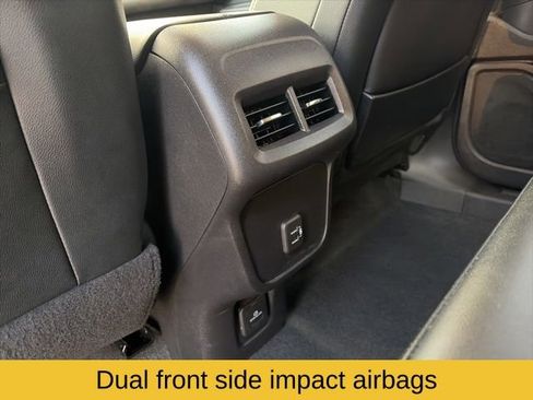 Used 2024 GMC Terrain SLT image 20