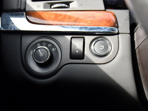 Used 2016 Lincoln MKS AWD image 35