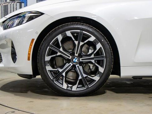 Used 2025 BMW 430i xDrive Coupe w/ Premium Package image 9