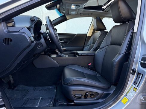 Certified 2025 Lexus ES 300h w/ Premium Package image 16