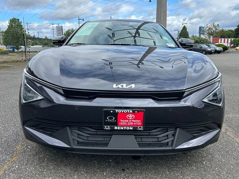 Used 2025 Kia EV6 Light AWD/4WD image 2