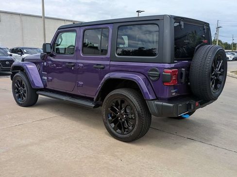 Used 2023 Jeep Wrangler Unlimited Sahara AWD/4WD image 8