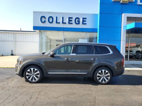 Used 2022 Kia Telluride S image 8