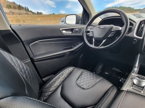 Used 2024 Ford Edge Titanium image 12