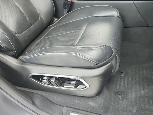 Used 2022 Jeep Grand Cherokee Overland w/ Luxury Tech Group IV image 36